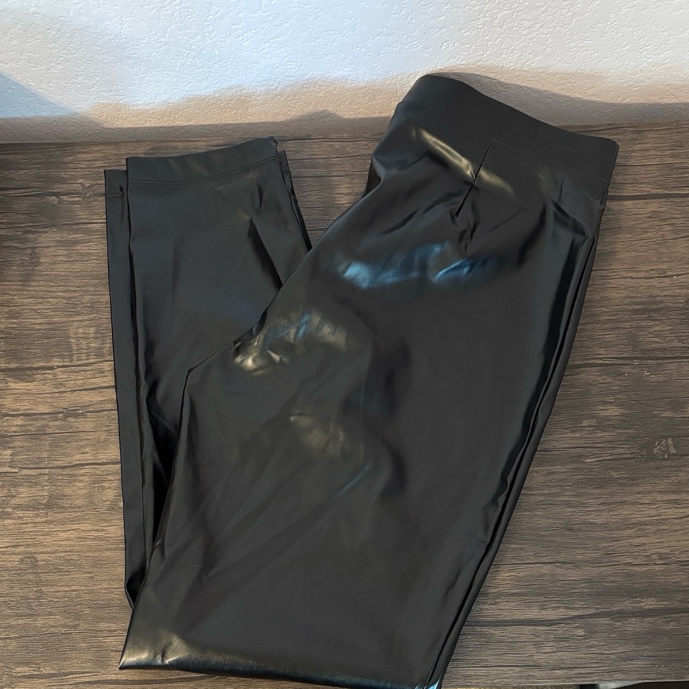 black pants size medium - Picture 3 of 5